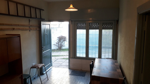 Imagen 4 de 19 de Tipo Casa 2 Amb. Buen Estado. Casa/chalet Sola En Lote | Santa Teresita
