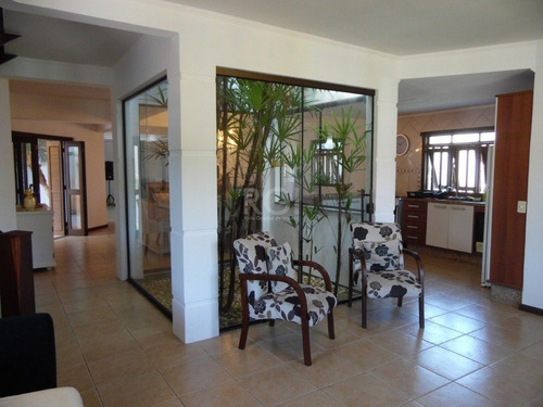 Casa Em Centro Com 5 Dormitórios - Sc12365