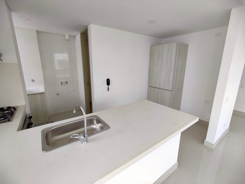 Imagen 10 de 29 de Venta De Apartamento En Manga.