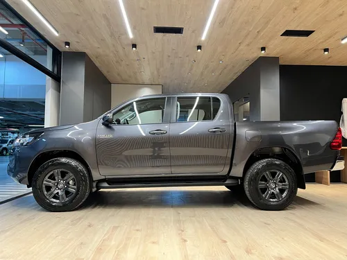 Toyota Hilux 2.7 4x4