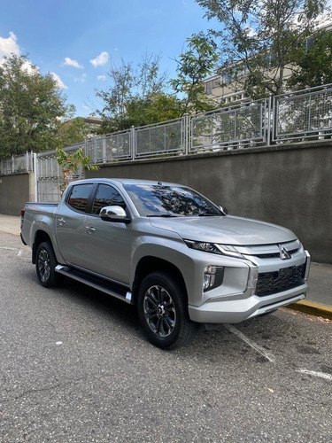 Imagen 3 de 10 de Mitsubishi L200 Sportero