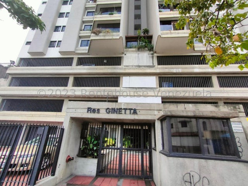 Apartamento En Venta En Los Chaguaramos. Yr242162. Apartamento 4hab 3 Baños, Maletero, Tanque De Agua; Muy Ventilado E Iluminado, Con Vista De 200 Grados Al Avila Y Panorámica De La Ciudad.