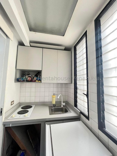 Imagen 10 de 20 de Consultorio Médico En Venta, Urb. San Bernardino