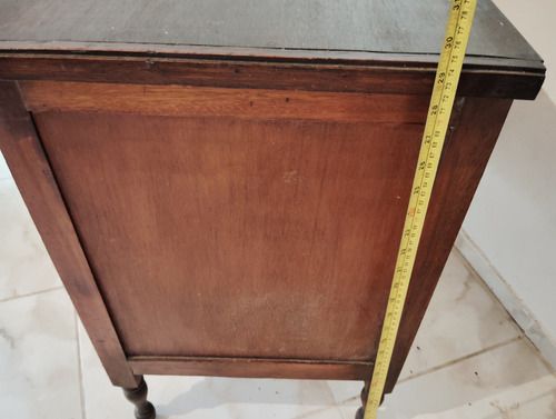 Vendo Juegos De Mesa De Luz Con Mármol Y Cómoda De Roble (Usado)