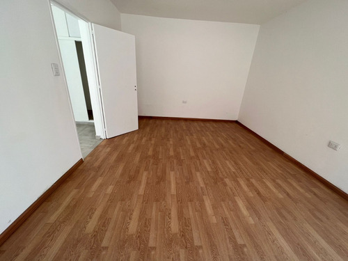 Imagen 7 de 18 de Depto Tipo Casa, Ph Venta Villa Lynch 2 Amb