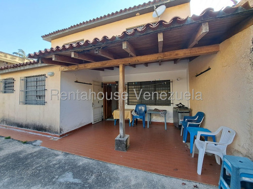 Luis Quiroz Vende Casa Con Amplio Metraje En El Trigal Norte Valencia, Ideal Para Ser Remodelada Lq 25-20597
