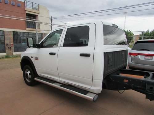 Imagen 3 de 15 de Ram 4000 Crew Cab 2014 Chasis Cabina 4x4 Ta