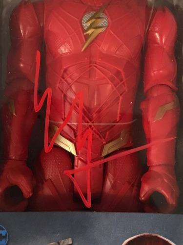 Autografo Ezra Miller Figura De Flash Titan Autografiada Jsa (Usado)