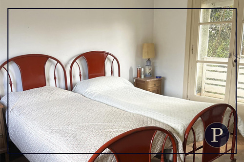 Chalet En Prestigioso Barrio Playa Grande