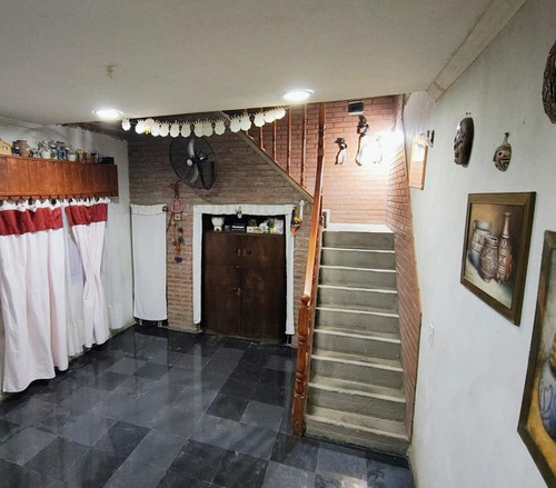 Venta Casa 5 Amb Tristán Suarez Parrilla/cochera.