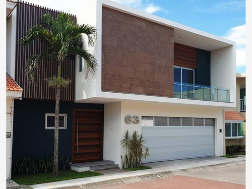 Imagen 1 de 12 de Casa Sola En Venta Frac Las Palmas