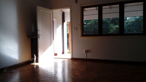 Imagen 2 de 16 de Chalet En Dos Plantas, Barrio Inglés, Hurlingham