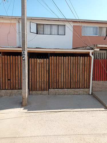 Limache - Se Vende Casa En Andres Bello, 2d Y 1b