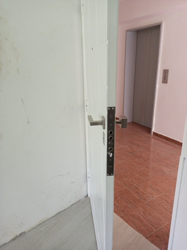 Puerta Entamborada De Seguridad Con Diseño