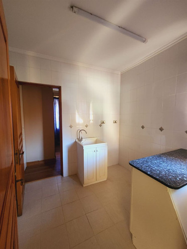 Casa En Venta De 6 Dorm. En Talca