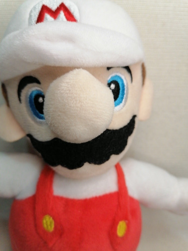 Imagen 2 de 7 de Peluche Original Super Mario Fire All Star Nintendo 23cm.