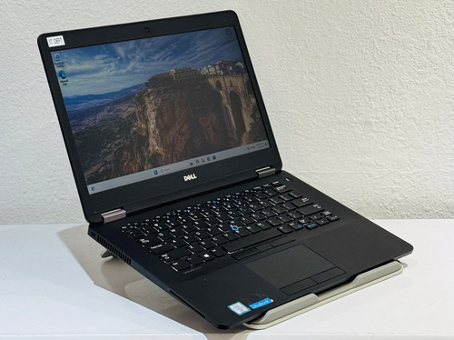 Laptop Dell Latitude E7470, 8 Ram, Disco Sólido, Windows 11 (Usado)