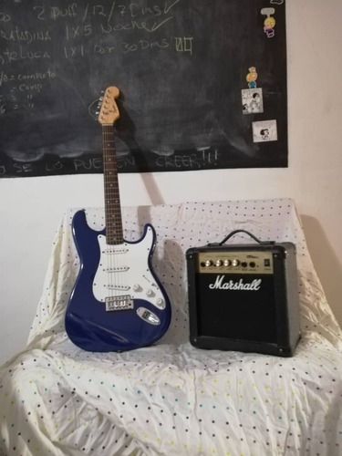 Guitarra Electrica Squier Con Amolificador, Estuche Y Microf