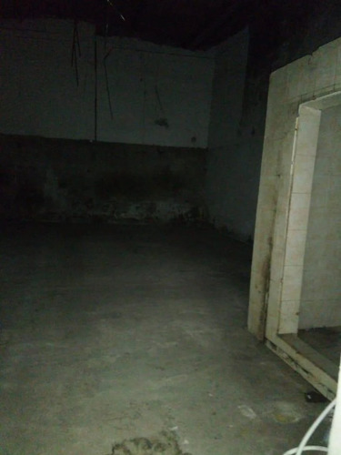 Imagen 6 de 9 de Amplio Local Comercial Ideal Supermercado En Alquiler En Flores