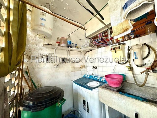 Sara Pastran Vende Apartamento En El Este De Barquisimeto Piso Bajo Código 25-17788 Sps