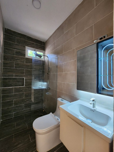 Vendo Exclusivo Y Elegante Complejo De Villas Y Townhouses En Juan Dolio A 3 Minutos De La Playa Hemingway, República Dominicana