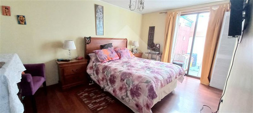 Casa En Venta De 5 Dormitorios En La Reina