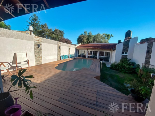 Imagen 9 de 23 de Venta Casa 6 Ambientes Con Cochera, Galería, Piscina Y Quincho En Villa Dominico (28060)