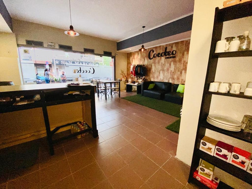 Excelente Local Con Vivienda En Castelar
