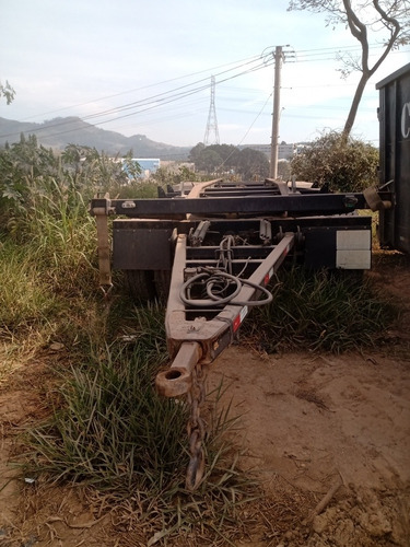 Imagem 4 de 11 de Grimaldi Três Eixos