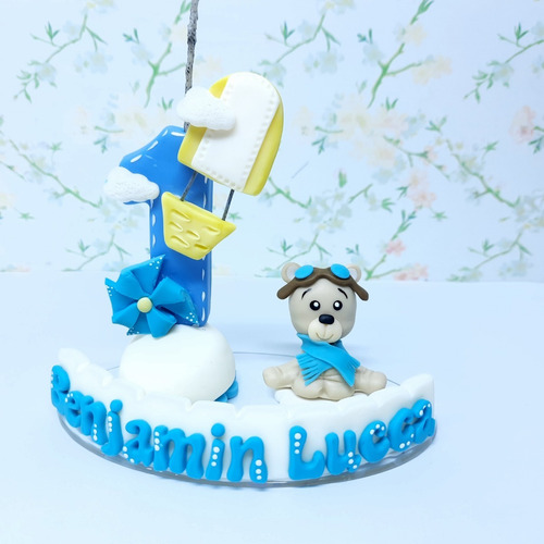 Imagem 3 de 5 de Vela Topo De Bolo Em Biscuit Ursinho Baloeiro