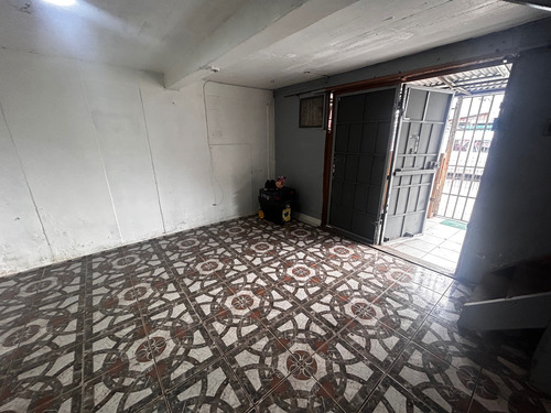 Casa Subsidio, 2 Dorm, 1 B, 2 Estacionam (73197)