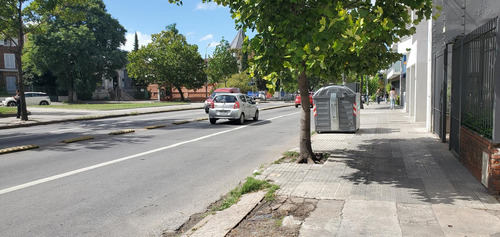 Alquiler De Cochera En Bella Vista Frente A La Plazoleta Joaquín Suarez
