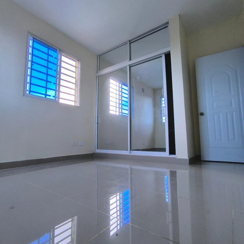 Apartamentos De 2 Habitaciones Un Baño Sala Cocina Comedor