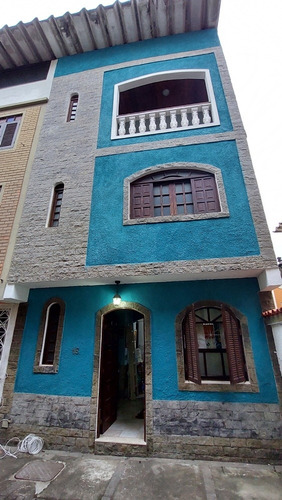 Casa 3 Quartos (1 Suíte) 3 Banheiros, Sala, Cozinha