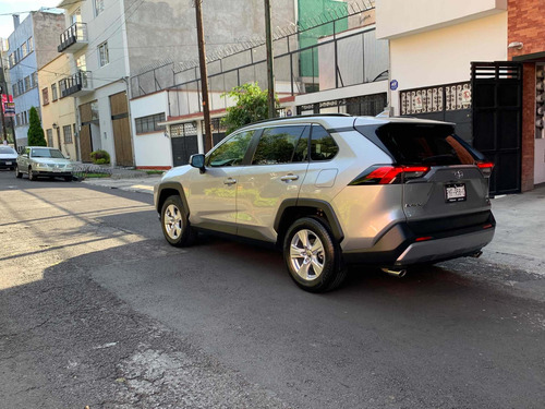 Imagen 4 de 14 de Toyota Rav4 2020 2.5 Xle 4wd At 204 Hp
