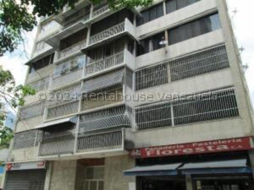 #24-15812  Amplio Penthouse En Altamira 