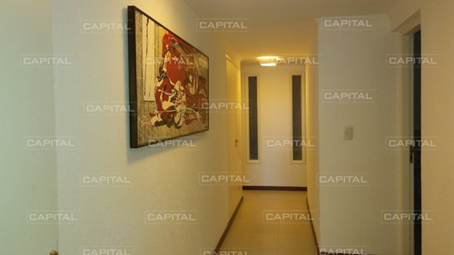 Casa En Playa Mansa En Venta Punta Del Este, Reciclada- Ref: 26557