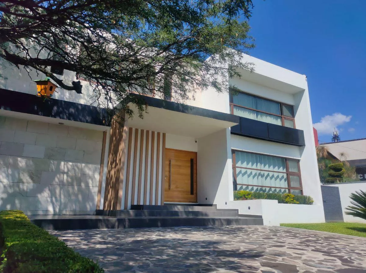 Casa En Venta De 4 Recamaras Con Alberca En Vista Real Queretaro Seguridad 24 Horas