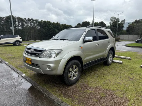 Toyota Fortuner 4.0 Sr5