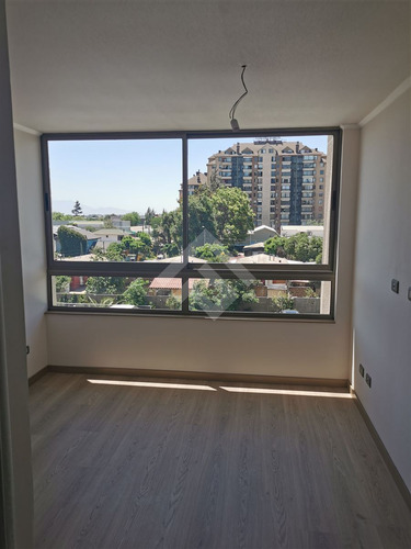 Departamento En Venta De 2 Dorm. 2 Baños Metro Plaza Maipú