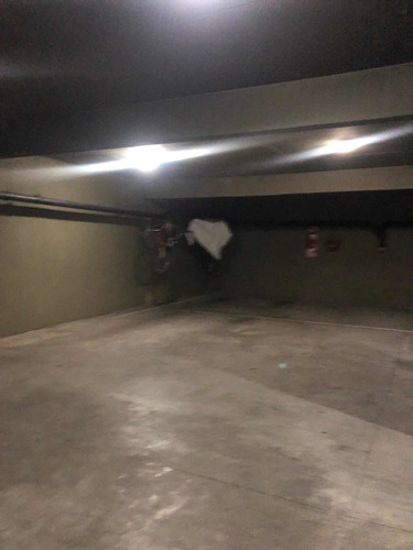 Imagen 5 de 6 de Cochera En El Centro De Moron