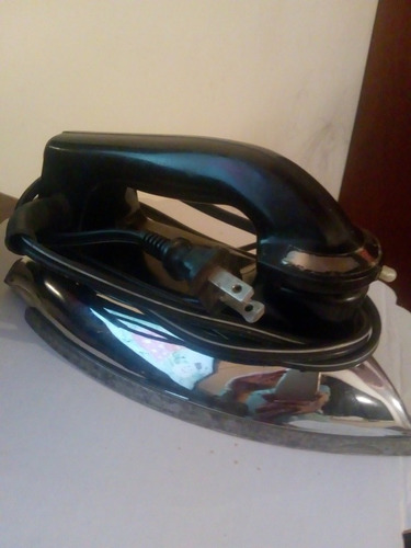 Imagen 1 de 3 de Plancha Oster Clasica