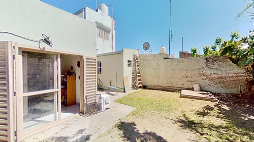 Imagen 19 de 30 de Casa Departamento En Planta Alta - 222 M2 Cub. - Lote De 223 M2