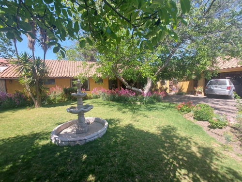 Hermosa Casa Estilo Chileno En Condominio Consolidado De Nos