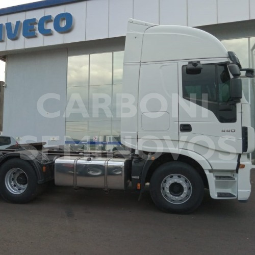 Imagem 5 de 10 de Iveco Hi Way 600s44 6x2, Ano 2017/2018