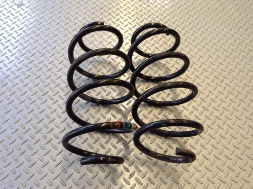 Par De Resortes Delanteros Vw Bora 2.5 Lts Mod 05-10 Orig