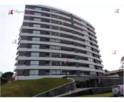 Venta De Apartamento De 2 Dormitorios En Torre Esmeralda Punta Del Este