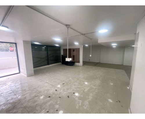 Arriendo Local Comercial De 122,10 M2, Vicuña Mackenna, Ñuñ