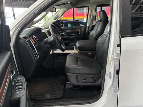 RAM Ram Classic 5.7 Laramie Night Edition Cab. Dupla 4X4 Aut. 4P