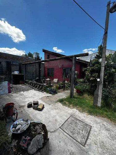 Venta - Casa Y Lote En Esquina Larcamon Y Burlando. Luis Guillon, Acepta Financiacion !